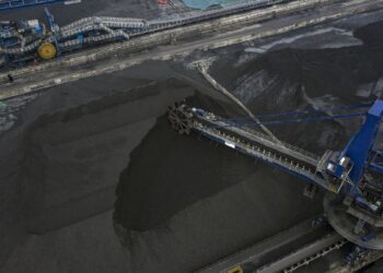 China is Awash With Coal as Import Surge Adds to Mining Boom
