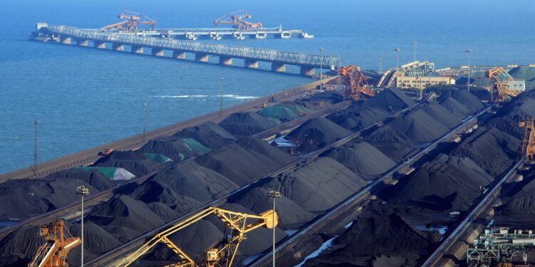 China’s 3Qs steel market features “two highs” and “two lows” with challenges